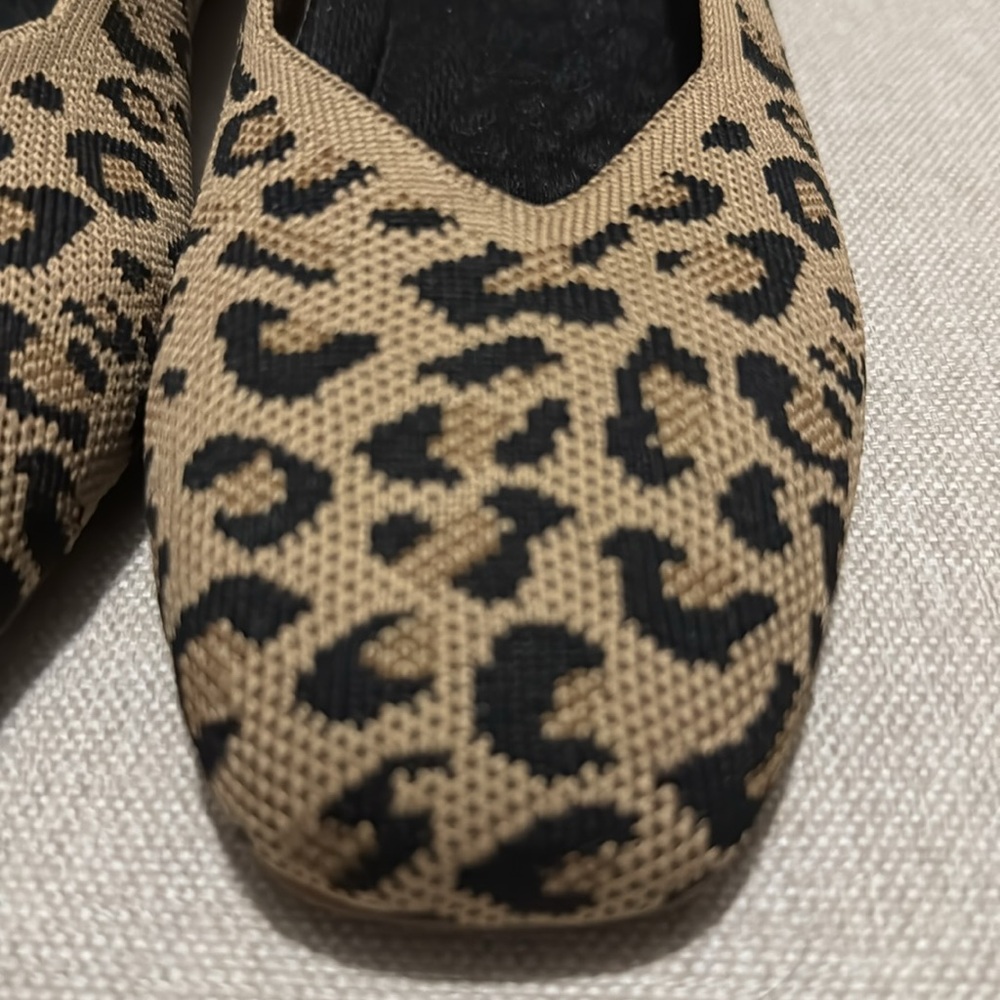 Like New Leopard Print SlipOn Flats-Knit-Sz 8-Brown/Black/Tan - Picture 3 of 13